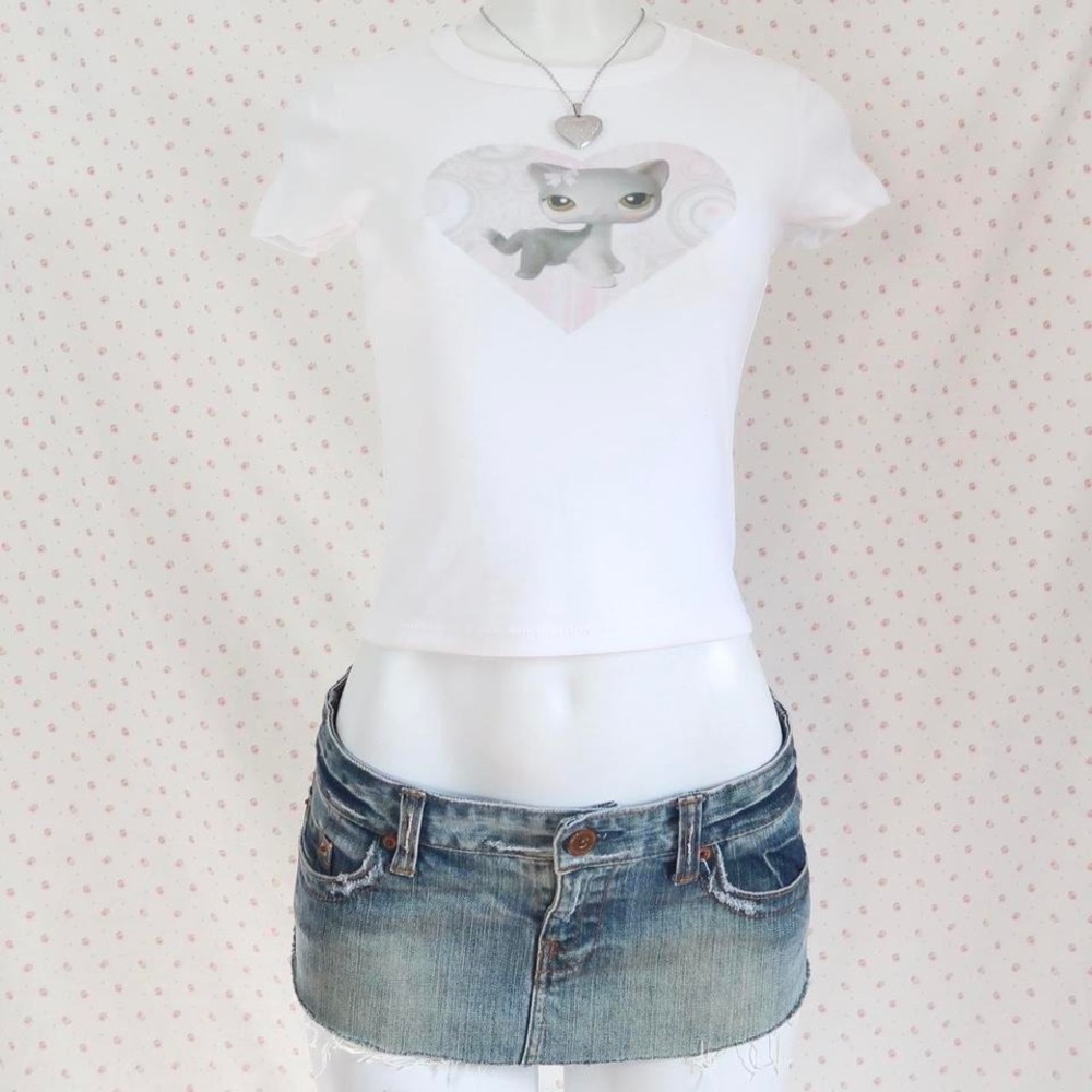 Y2K LPS Grey Cat Baby Tee White Graphic Top Heart Coquette Aesthetic